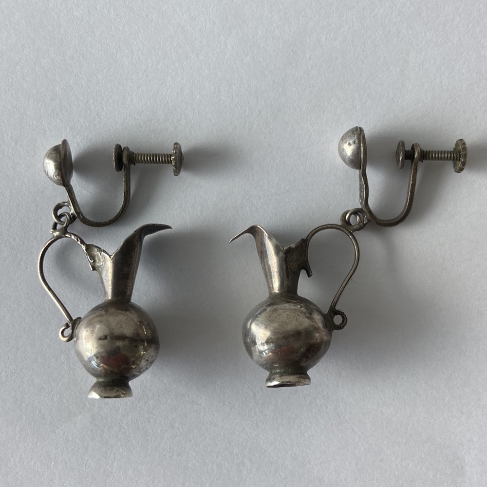 Vintage 1940’s Sterling Silver Mexican pitcher screw back earrings